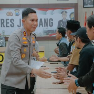 *Polres Jombang Gelar Jumat Curhat dengan Paguyuban Silat*