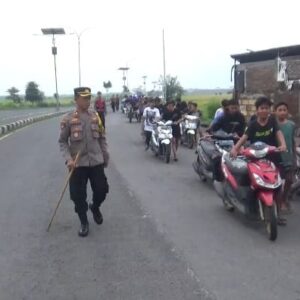 *Polisi di Jombang Bubarkan Aksi Balap Liar, Amankan Puluhan Motor*