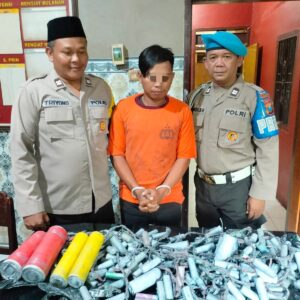 Polisi Amankan Seorang Remaja Diduga Jual Beli Bahan Peledak Tanpa Ijin di Pasuruan