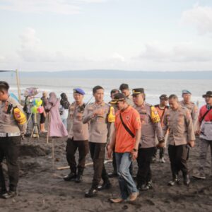 Libur Lebaran Idul Fitri Polres Jember Maksimalkan Pengamanan Wisata Pantai