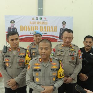 Bantu PMI Penuhi Stok Darah, Kapolres Mojokerto Ajak Anggota Laksanakan Donor