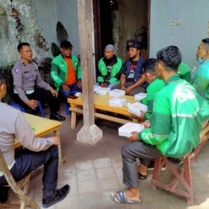 Untuk Kamseltibcarlantas Polres Ponorogo Gelar Dialog Dengan Puluhan Sopir dan Ojol