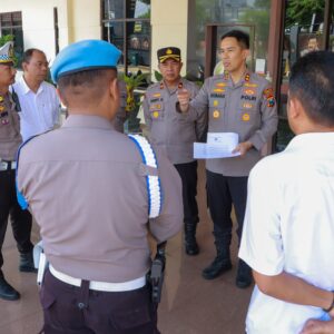 *Jelang Putusan Sengketa Pilpres, Polres Jombang Amankan Gedung KPU dan Bawaslu Jombang*