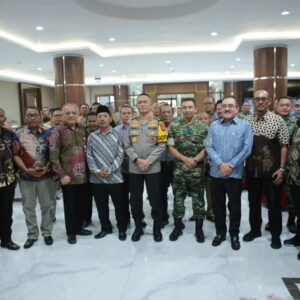 Sambut May Day 1 Mei 2024 Kapolda Jatim Ajak Serikat Buruh Jaga Sitkamtibmas