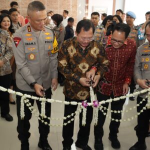 Kapolda Jatim Resmikan Klinik Immunoteraphy Nusantara By Terawan di RS Bhayangkara Surabaya
