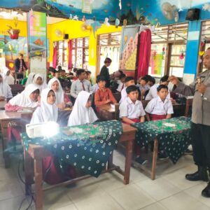 Stop Bullying, Polres Pamekasan Gencar Laksanakan Program Police Goes To School