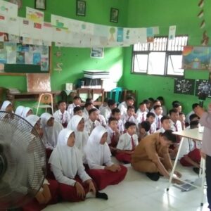 Peringati Hardiknas Polresta Sidoarjo Edukasi Pelajar di Sekolah