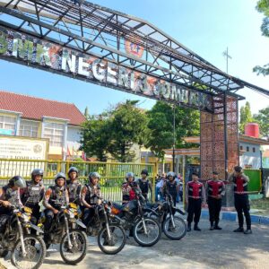 Puluhan Polisi Patroli Cegah Konvoi Kelulusan Sekolah di Jombang