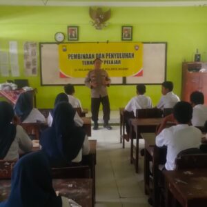 Cegah Hoax dan Bullying, Polres Ngawi Gencar Berikan Binluh ke Sekolah