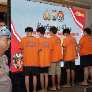 Polrestabes Surabaya Berhasil Ungkap TPPO Dibawah Umur Modus Aplikasi 7 Tersangka Diamankan