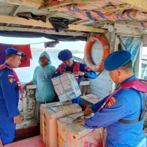 Imbangi Pengamanan WWF di Bali, Polisi Periksa Kapal dan Penumpang di Pelabuhan Jangkar Situbondo
