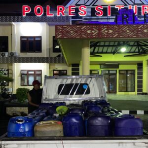 *Polres Situbondo Gagalkan Penyelundupan 1190 Liter BBM Solar Subsidi*