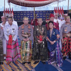 Kapolri Diberi Gelar Adat-Pusaka oleh Dewan Adat dan Kerajaan di Sulawesi Selatan