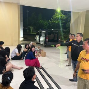 * Sumenep Amankan Puluhan Dos Berisi Miras Dari Dua Cafe, 34 Pengunjung Ditest Urine*