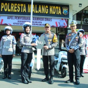 *Polresta Malang Kota Kerahkan Polwan Dalam Patroli Srikandi Makota Usung Konsep Go Green*