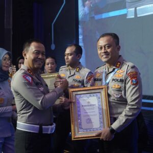 *Sukses Tekan Angka Laka Lantas, Polda Jatim Raih Juara Satu IRSMS Awward*