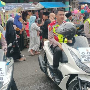 *Polres Pamekasan Sediakan Ojek Gratis Bagi Calon Jamaah Haji 2024*