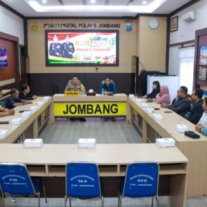 Kapolres Jombang Terima Aspirasi Lawyer Saat Jumat Curhat