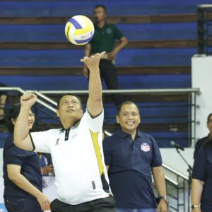 *Ketua PBVSI Jatim Apresiasi Turnamen Voli Tingkat Pelajar SMA/SMK se-Jatim di DBL Arena*