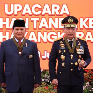 *Menhan Prabowo Subianto Terima Penghargaan Tanda Kehormatan Bintang Bhayangkara Utama Polri*