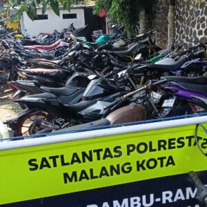 *Tingkatkan Keselamatan Lalulintas, Polresta Malang Kota Berhasil Amankan 99 Motor Tak Sesuai Spektek*