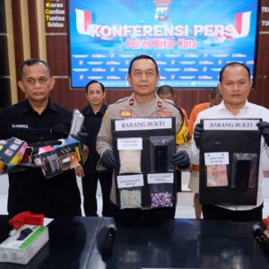 *Polres Blitar Kota Berhasil Ungkap Kasus Peredaran Sabu dan Ekstasi Senilai 1,5 M*