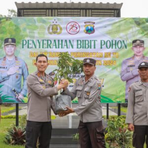 Polres Jombang Tanam 78.000 Bibit Pohon untuk Penghijauan Kota Santri