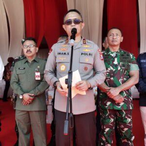 *Jelang Pilkada 2024 Polda Jatim Gelar Deklarasi Damai dan Simulasi Sispamkota di Madura*