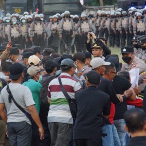 *Gelar Simulasi Sispamkota, Polres Jombang Siap Ciptakan Pemilukada yang Kondusif*