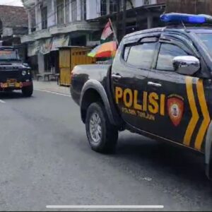 *Ciptakan Kamtibmas Kondusif Jelang Pilkada 2024, Polres Sampang Gelar Patroli Skala Besar*