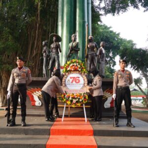 *Peringati Hari Jadi ke – 76 Polwan Polres Ponorogo Gelar Ziarah ke Makam Pahlawan*