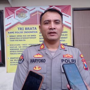 *Klarifikasi Polrestabes Surabaya Terkait Viral Video Polwan Tegur Pria yang Sedang Makan*