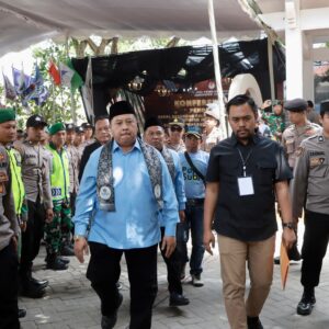*Ratusan Polisi Disiagakan Amankan Pendaftaran Paslon Pilbup Jombang 2024*