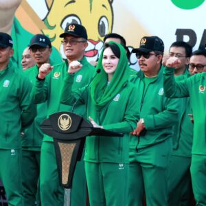 *Berangkatkan Kontingen Jatim Berlaga di PON XXI Pj Gubernur dan Kapolda Jatim Beri Motivasi Atlet*