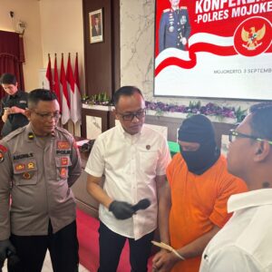 *Polisi Amankan Dukun Asal Kota Mojokerto Mengaku Bisa Gandakan Uang Gaib*