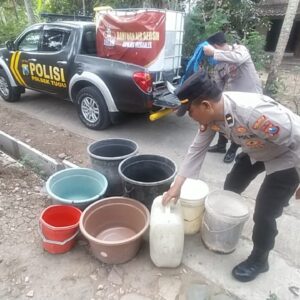*Tak Pernah Lelah, Polres Trenggalek Gencarkan Patroli Genthong di Musim Kemarau*