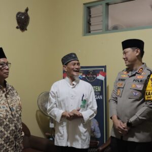 *Cooling System, Kapolres Lamongan Sambangi Tokoh Agama Perkuat Silaturahmi Jaga Kondusifitas Jelang Pilkada*