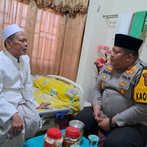 *Cooling System, Kapolres Pamekasan Kunjungi Ponpes Miftahul Ulum Panyepen Jelang Pilkada*