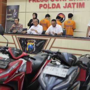 *Polda Jatim Berhasil Amankan Tiga Tersangka Curanmor Satu Diantaranya Bersenjata Airsoft Gun*