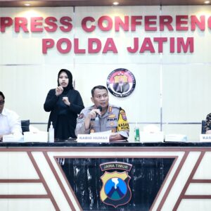 *Polda Jatim Amankan 12 Orang Diduga Terlibat Pesta Sex di Kota Batu*