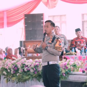 *Peduli Pendidikan, Polres Jember Beri Bantuan untuk Ratusan Pelajar di Ruwatan Lantas*