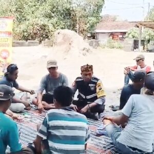 *Ngopi Bareng Pak Babin, Cara Polsek Gudo Jombang Serap Aspirasi Warga*