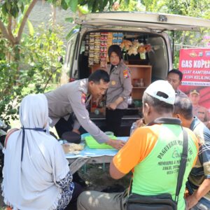 *Cooling System Wujudkan Pilkada 2024 Damai, Polres Madiun Kota Gelar Gas Kopling*