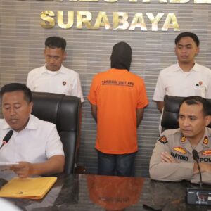 *Polisi Amankan Tersangka Pelecehan Dua Siswi SMP di Surabaya*