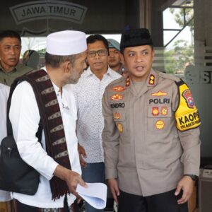 *Beri Dukungan Kepolisian Ciptakan Pilkada Damai Sejumlah Ulama Datangi Polres Sampang*