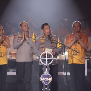 *Kapolri Tutup Langsung Turnamen Bola Voli Sekaligus Resmikan Pembangunan Sumur Bor Dan Filtrasi Air Bersih Layak Minum Di Kalimantan Barat*
