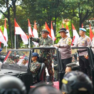 *Kapolri Cek Gladi Bersih Apel Gelar Pasukan Pengamanan Pengambilan Sumpah Presiden dan Wapres RI*