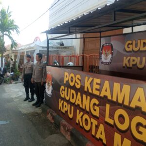*Polisi Siagakan Personel 24 Jam Pengamanan Gudang Logistik KPU Kota Madiun*