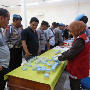 *Antisipasi Penyalahgunaan Narkoba, Polres Jombang Gelar Tes Urine Dadakan*