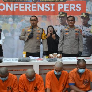 *Polres Probolinggo Kota Berhasil Amankan Tersangka Pencurian dan Penadah Playstation dan Laptop*
